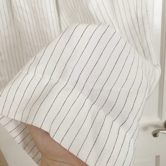 Vince White Pinstripe Pleated Loose Pants - Picture 6 of 7